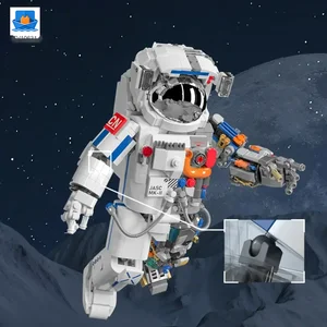 Astronaut Model Toy mit beweglichen Gelenken und galvanisiertem Helm·TV10631·Produktfoto 3 von 6