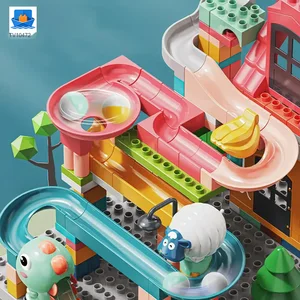 Cottag-Spielzeugbahn mit 230 Teilen im Dinosaurier-Farm-Design zum Selbstaufbau·TV10472·Produktfoto 2 von 8